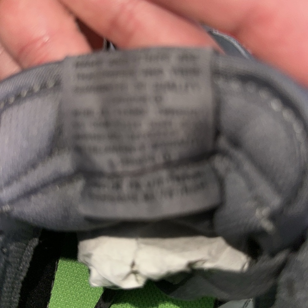 Shoes - Picture 4 of 6